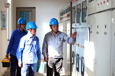 國網寧海縣供電公司 用電安全“智囊團”進車間，精準把脈守護企業用電安全